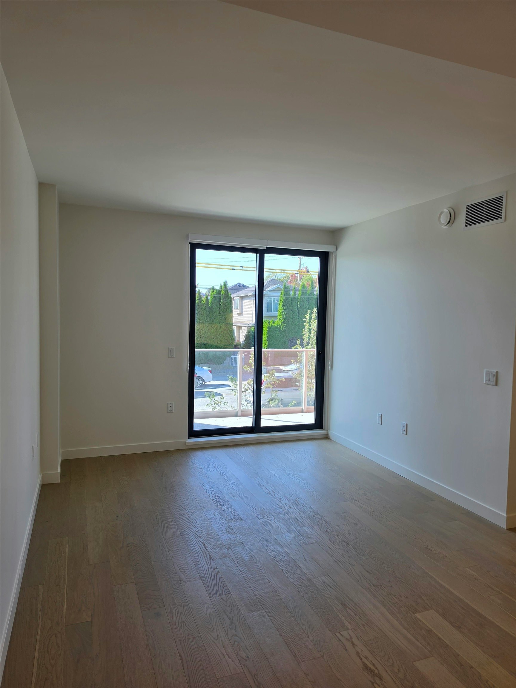 209-8398 Oak Street, Vancouver, BC, V6P 0L9 - 3