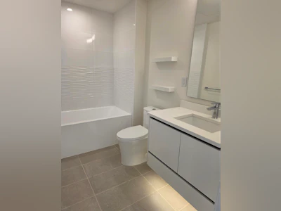 209-8398 Oak Street - 4