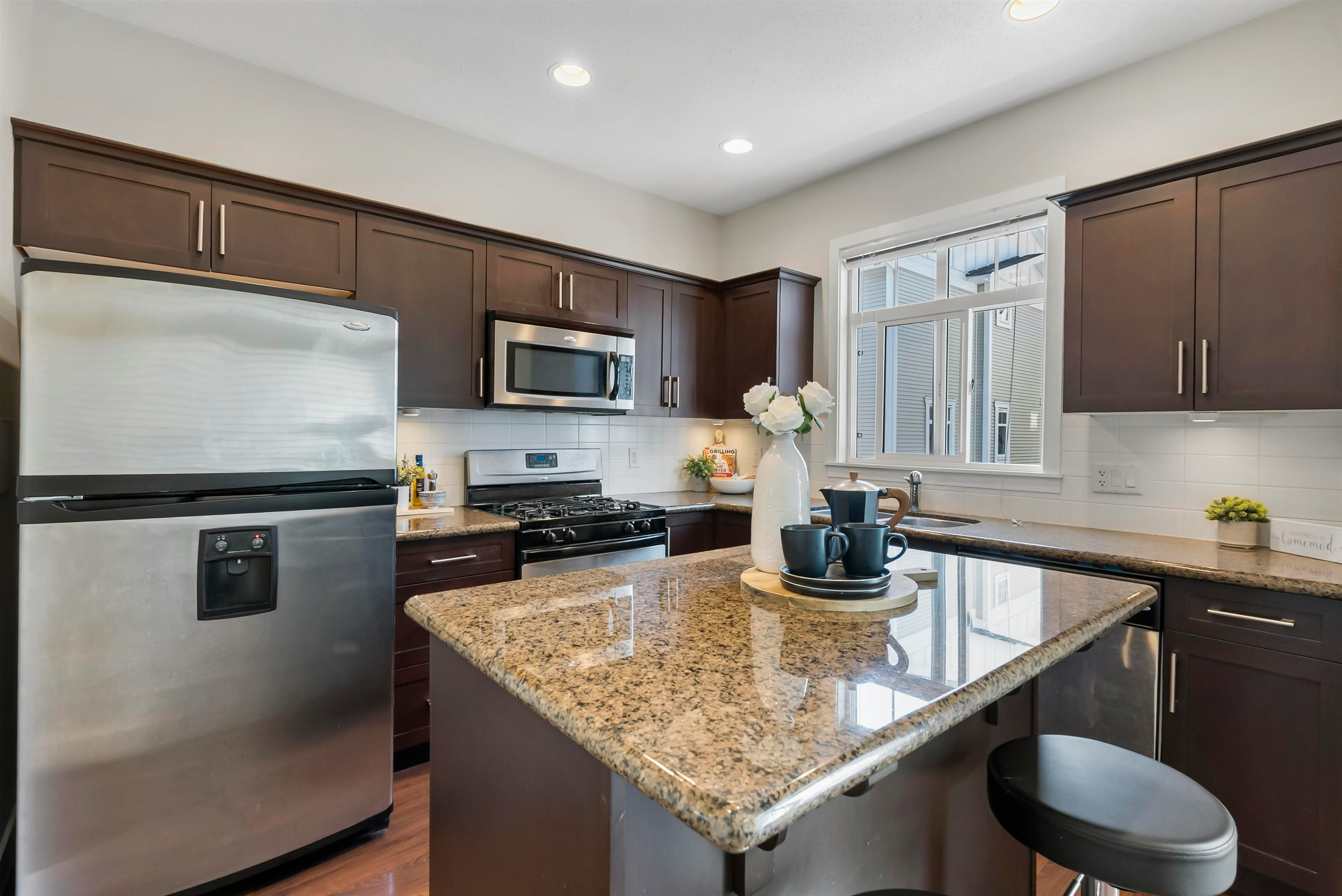 88-19551 66 Avenue, Surrey, BC, V4N 0Z5 - 12