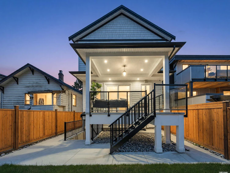 2743 Mcgill Street, Vancouver, BC, V5K 1H4