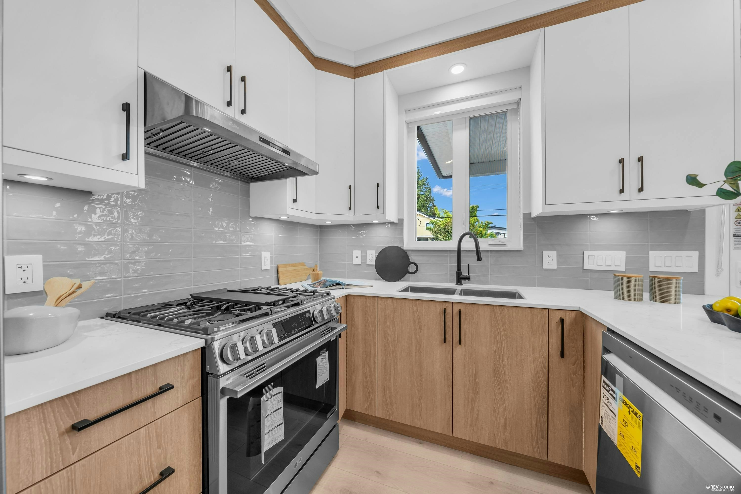 2743 Mcgill Street, Vancouver, BC, V5K 1H4 - 11