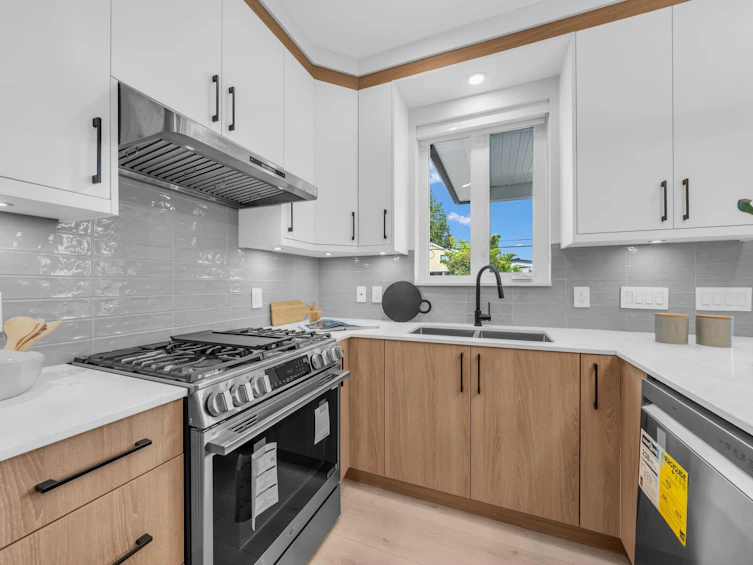 2743 Mcgill Street, Vancouver, BC, V5K 1H4 - 11