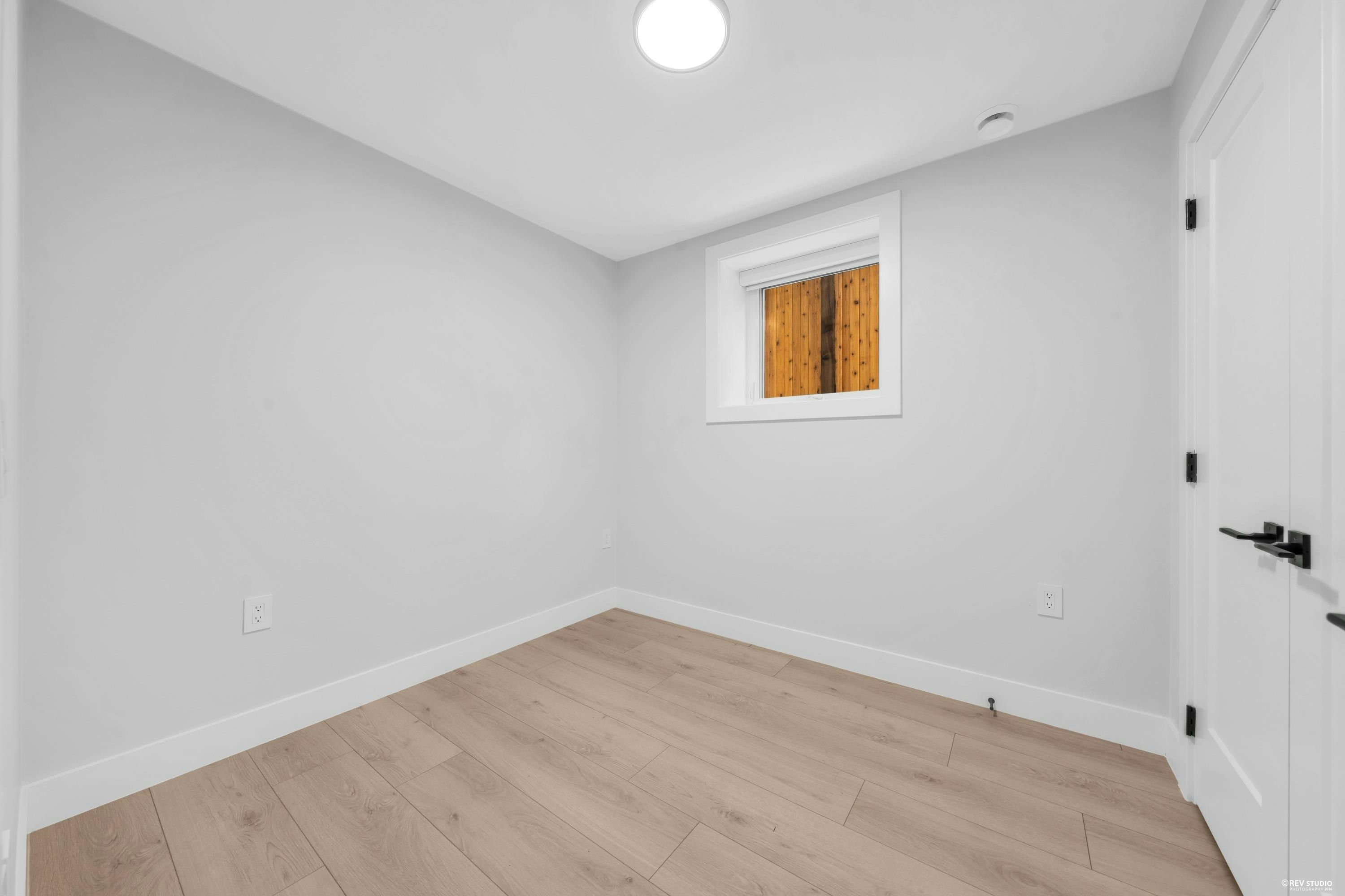 2743 Mcgill Street, Vancouver, BC, V5K 1H4 - 27