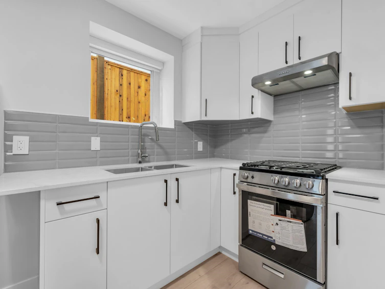 2743 Mcgill Street, Vancouver, BC, V5K 1H4 - 29