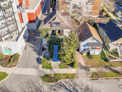 160 164 E 10th Street - 2
