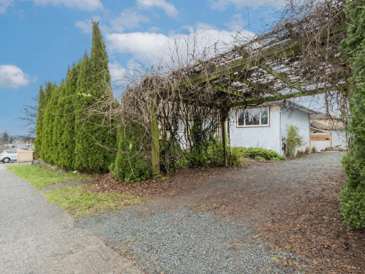 4856 Smith Avenue, Burnaby, BC, V5G 2W4 - 8