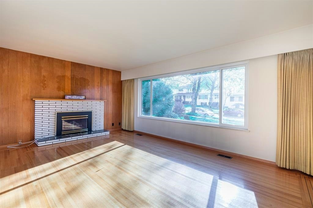 5482 Rhodes Street, Vancouver, BC, V5R 3N9 - 9