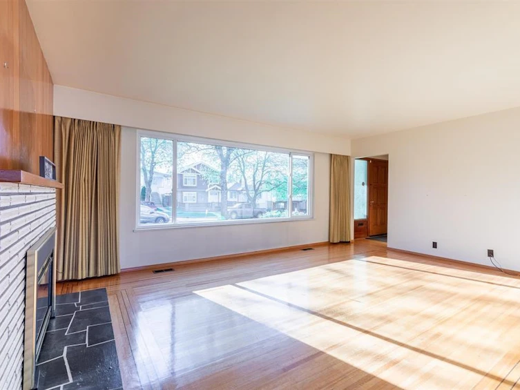 5482 Rhodes Street, Vancouver, BC, V5R 3N9 - 2