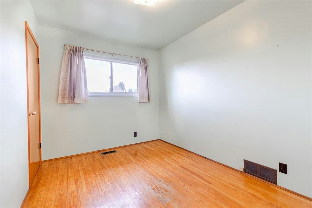 5482 Rhodes Street, Vancouver, BC, V5R 3N9 - 12