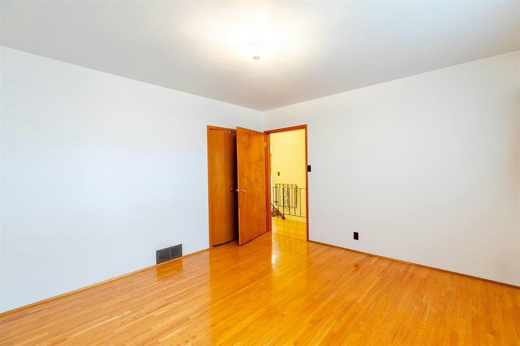 5482 Rhodes Street, Vancouver, BC, V5R 3N9 - 15
