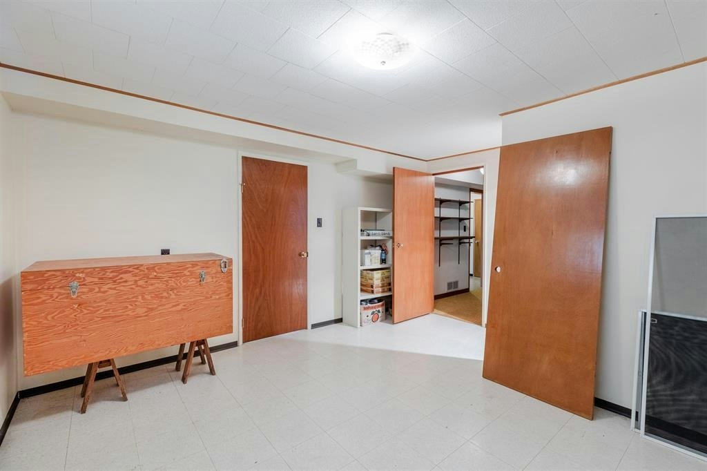 5482 Rhodes Street, Vancouver, BC, V5R 3N9 - 24