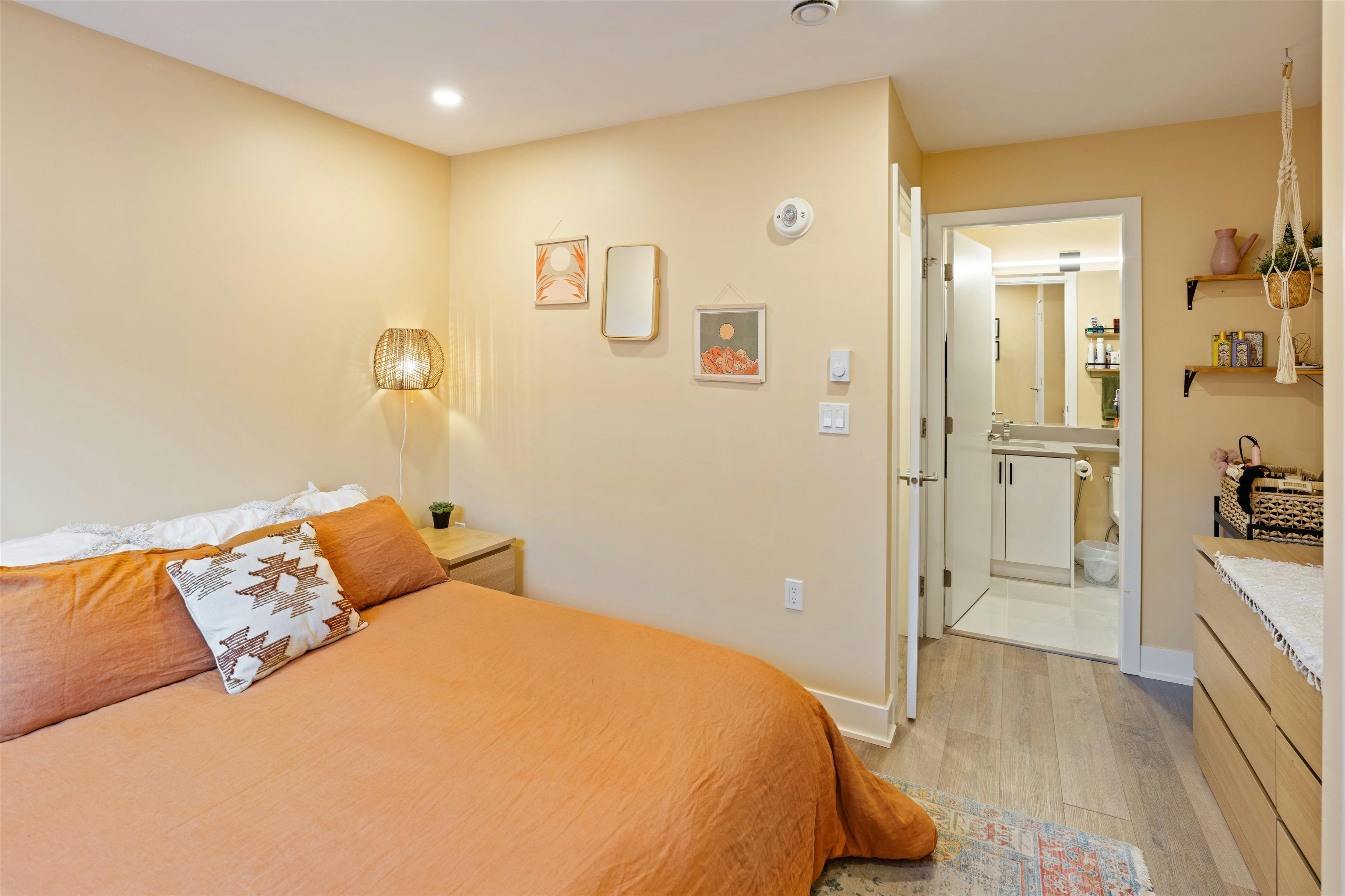 213-37808 Third Avenue - 3