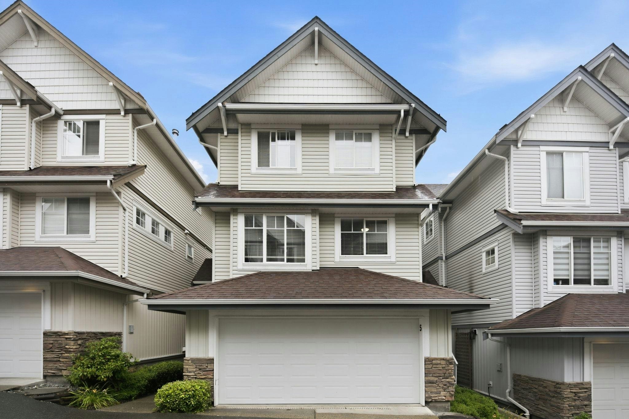 5-20582 67 Avenue - 2