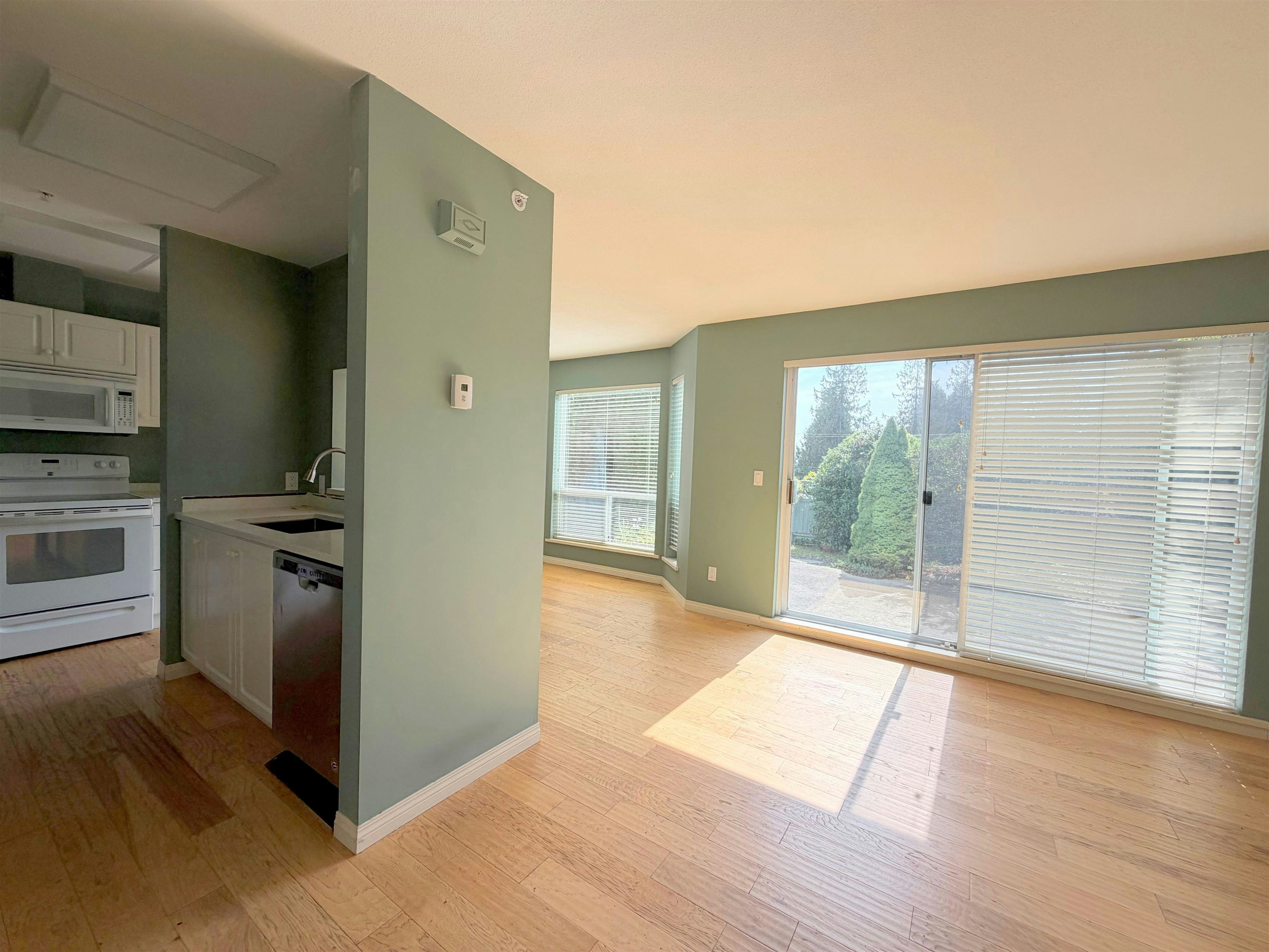 8-5740 Marine Way, Sechelt, BC, V7Z 0K3