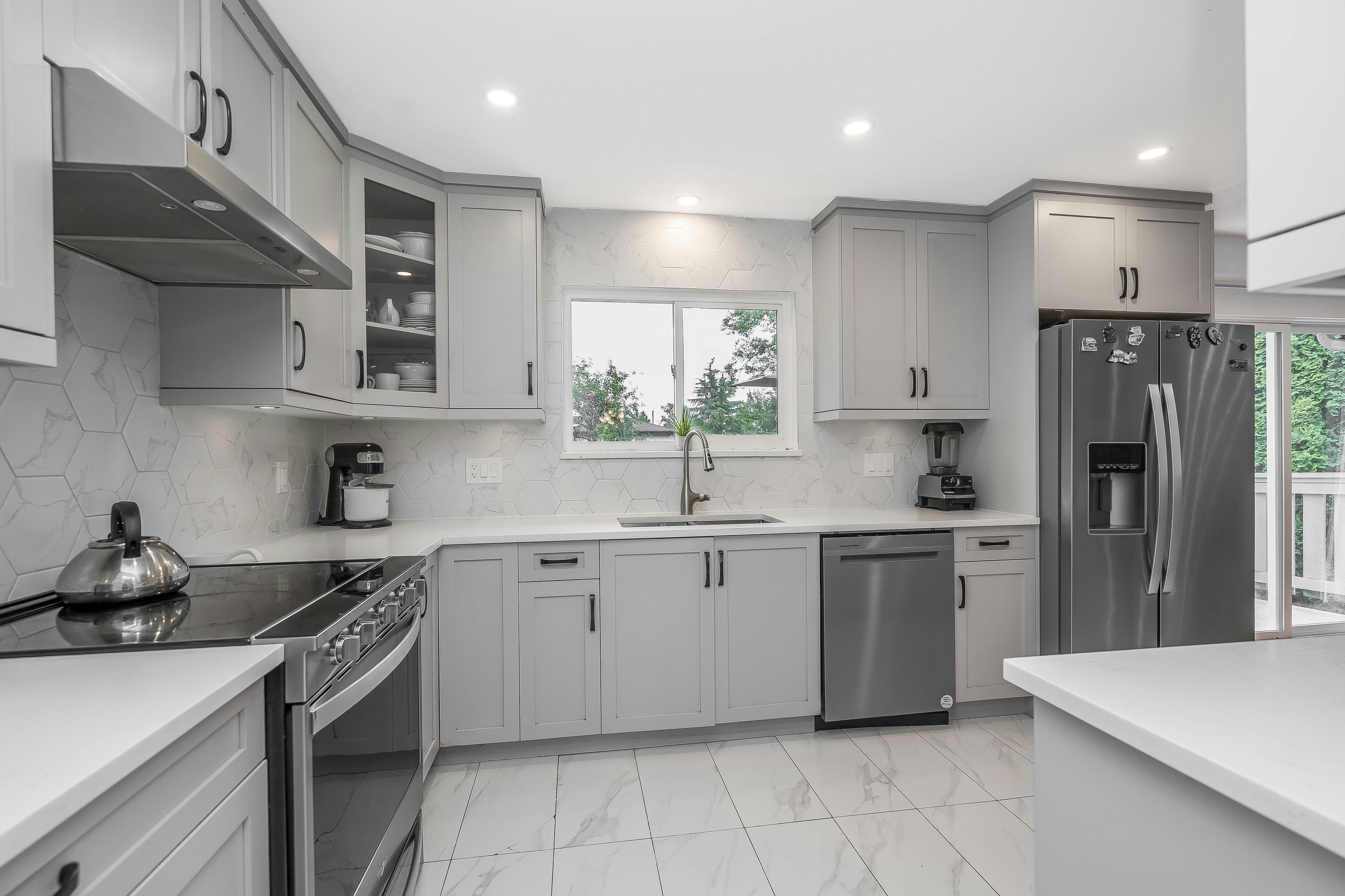 1728 156 Street, Surrey, BC, V4A 4T1