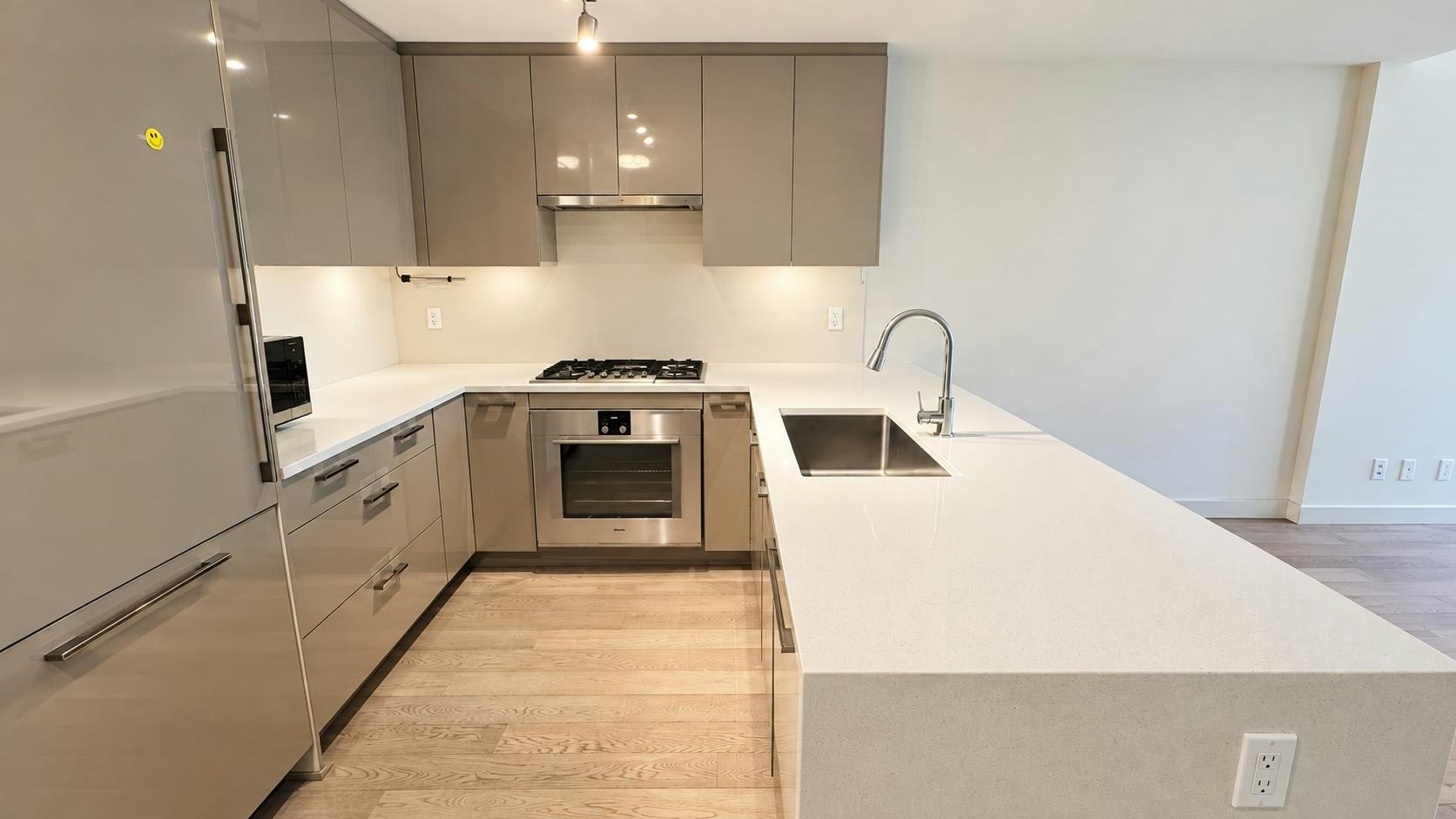 303-4408 Cambie Street, Vancouver, BC, V5Y 0M2 - 6