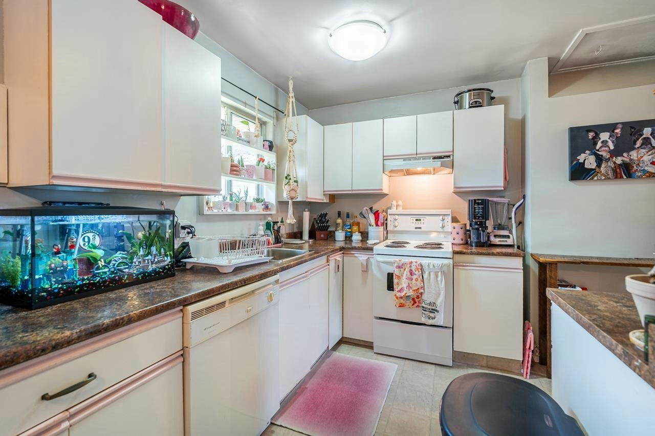 1052 Como Lake Avenue, Coquitlam, BC, V3J 3N8 - 32