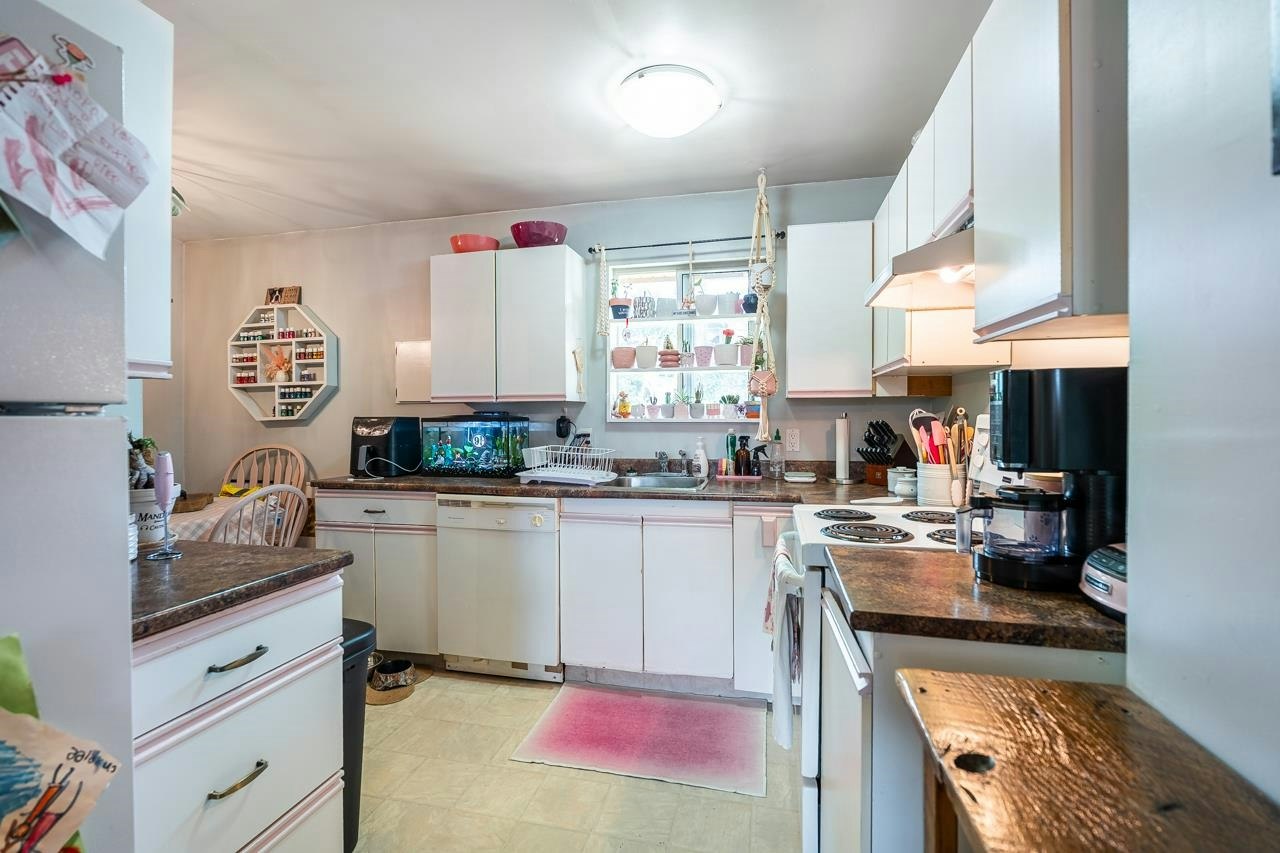 1052 Como Lake Avenue, Coquitlam, BC, V3J 3N8 - 31