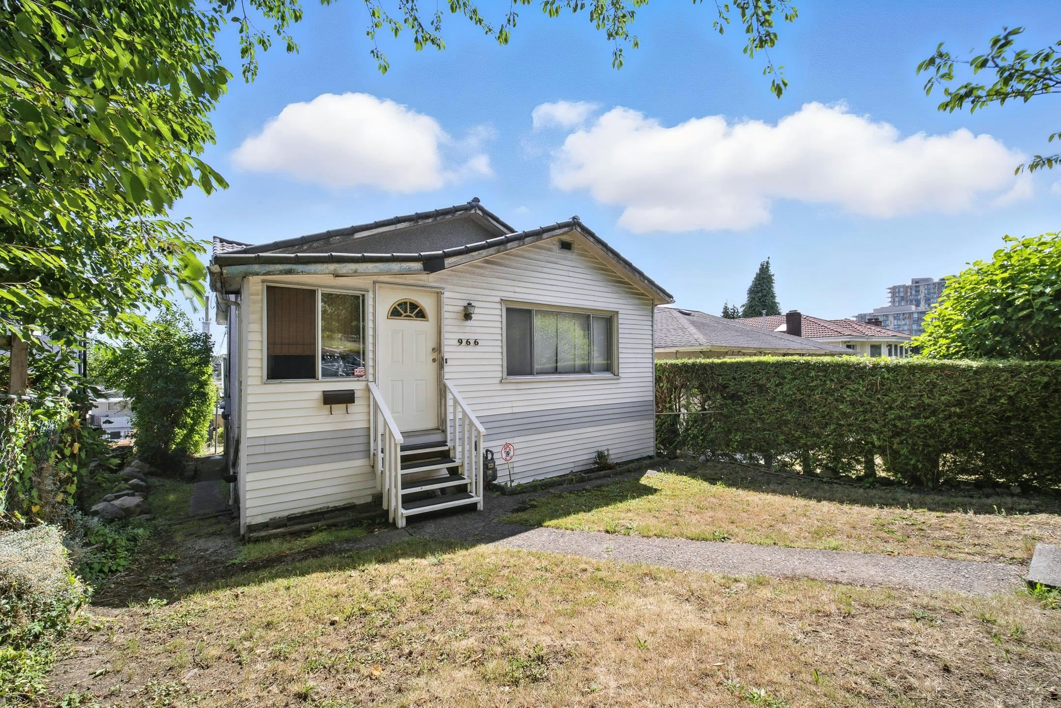 966 E 64th Avenue, Vancouver, BC, V5X 2N4