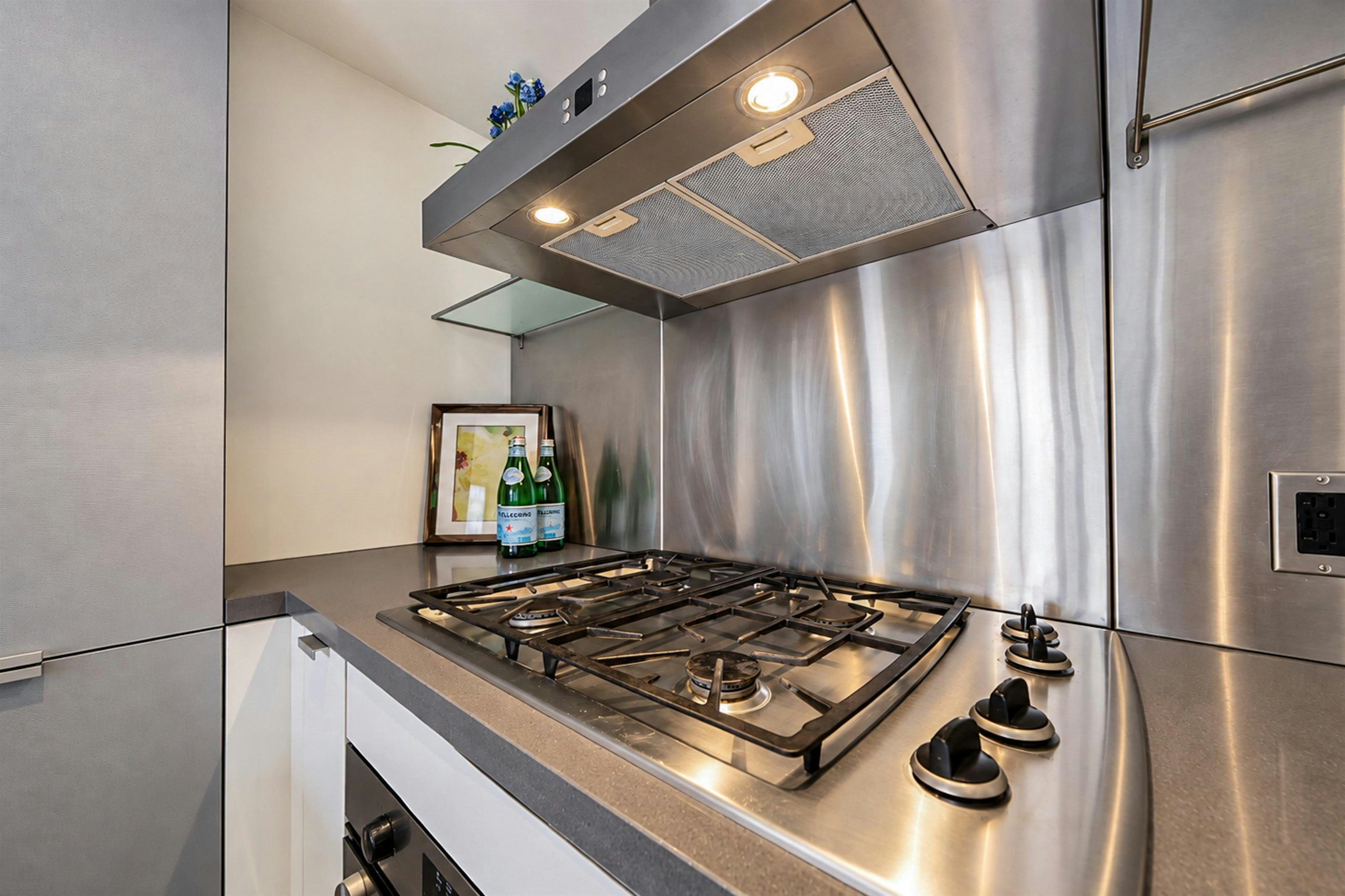 1703-788 Richards Street, Vancouver, BC, V6B 0C7 - 12
