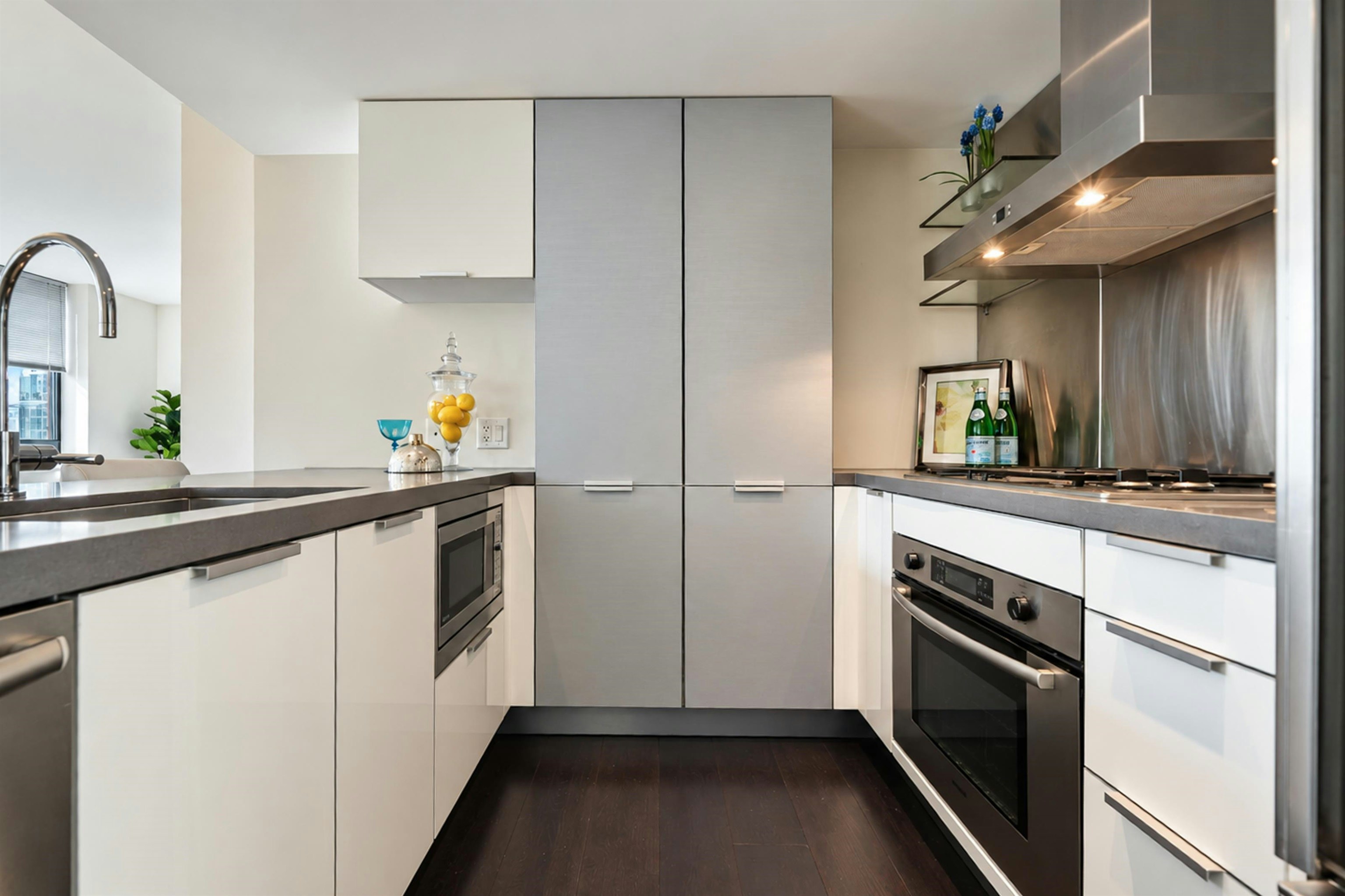 1703-788 Richards Street, Vancouver, BC, V6B 0C7 - 9