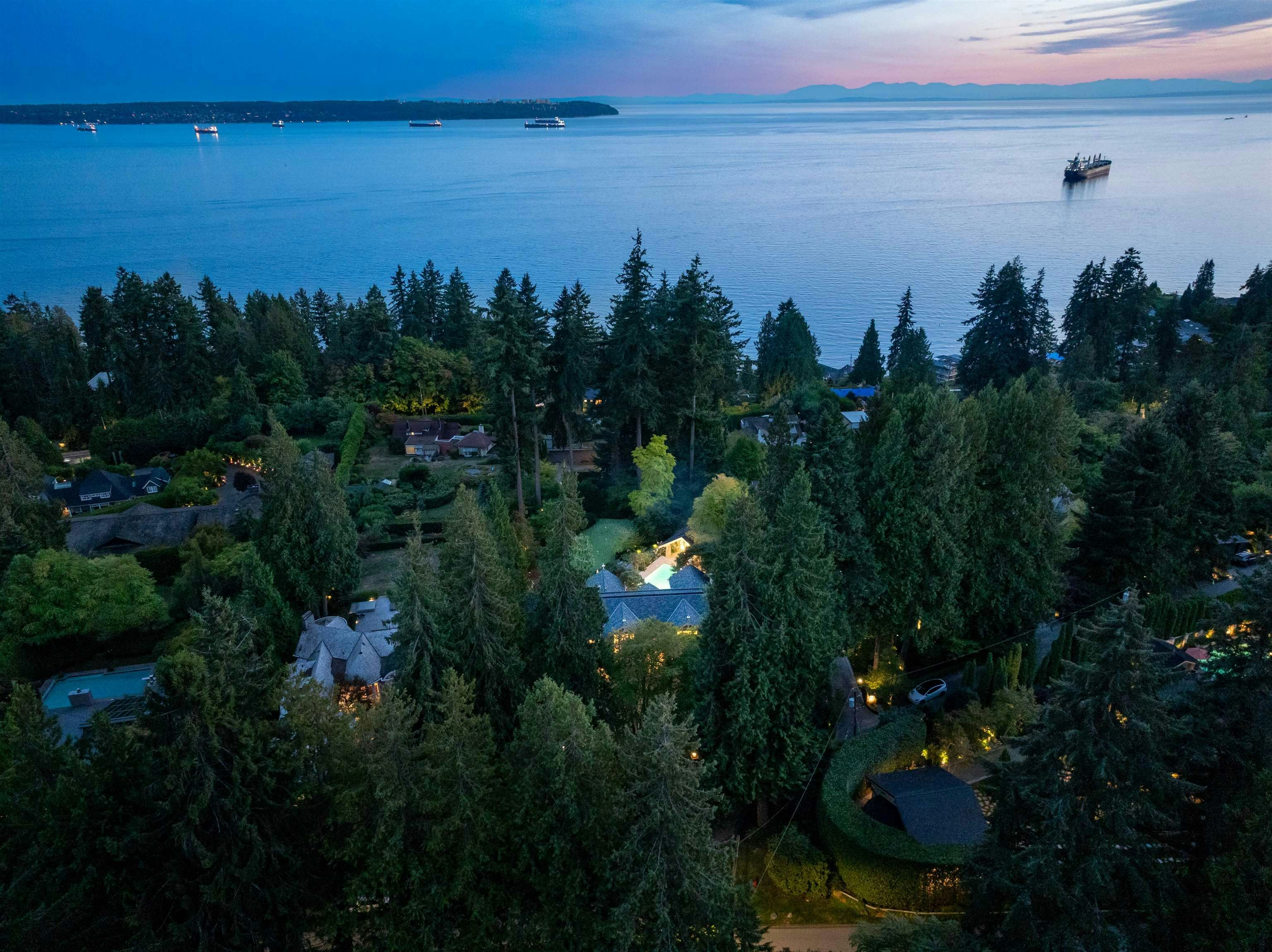 2958 Mathers Crescent, West Vancouver, BC, V7V 2L3 - 38