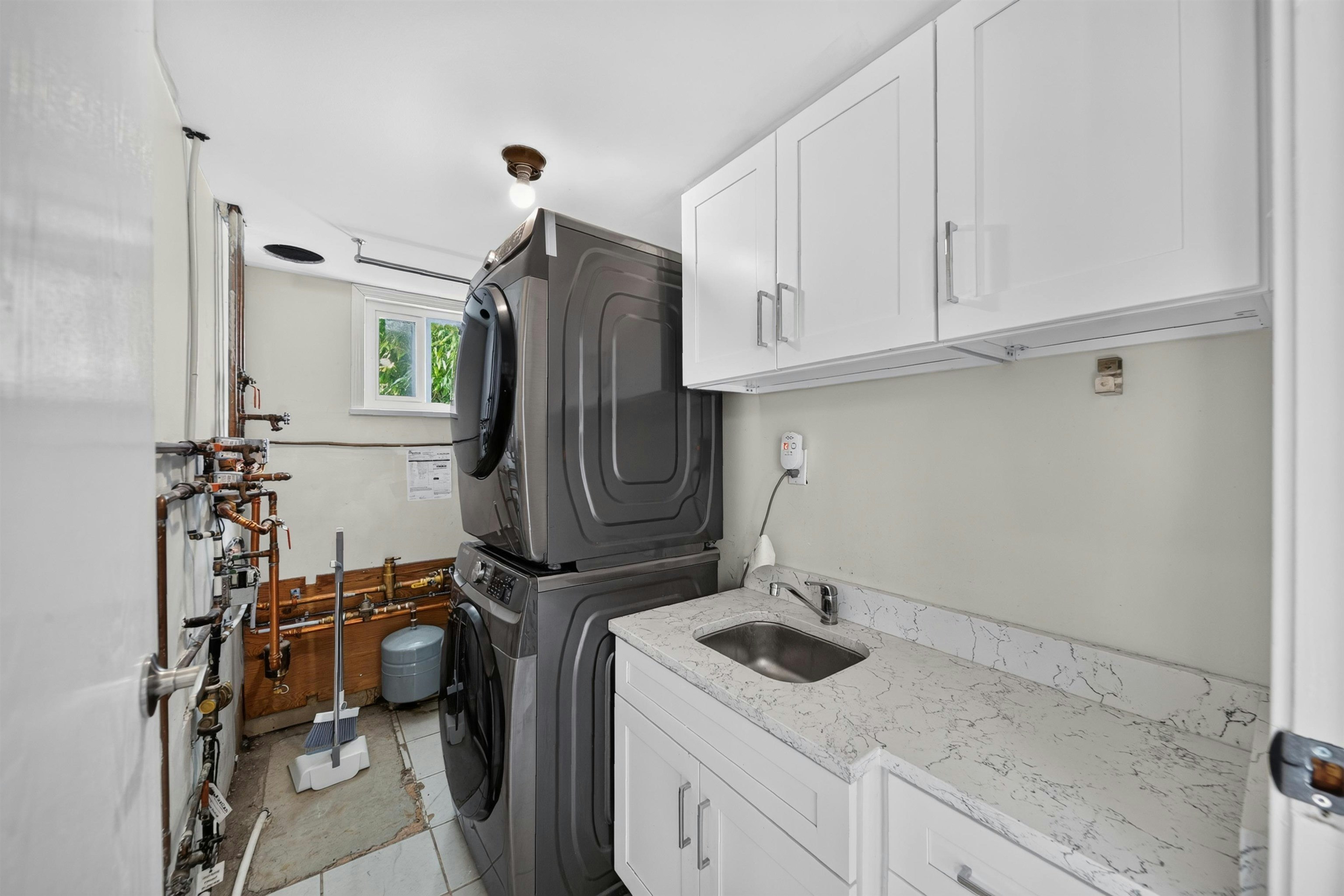 5483 Columbia Street, Vancouver, BC, V5Y 3H4 - 14
