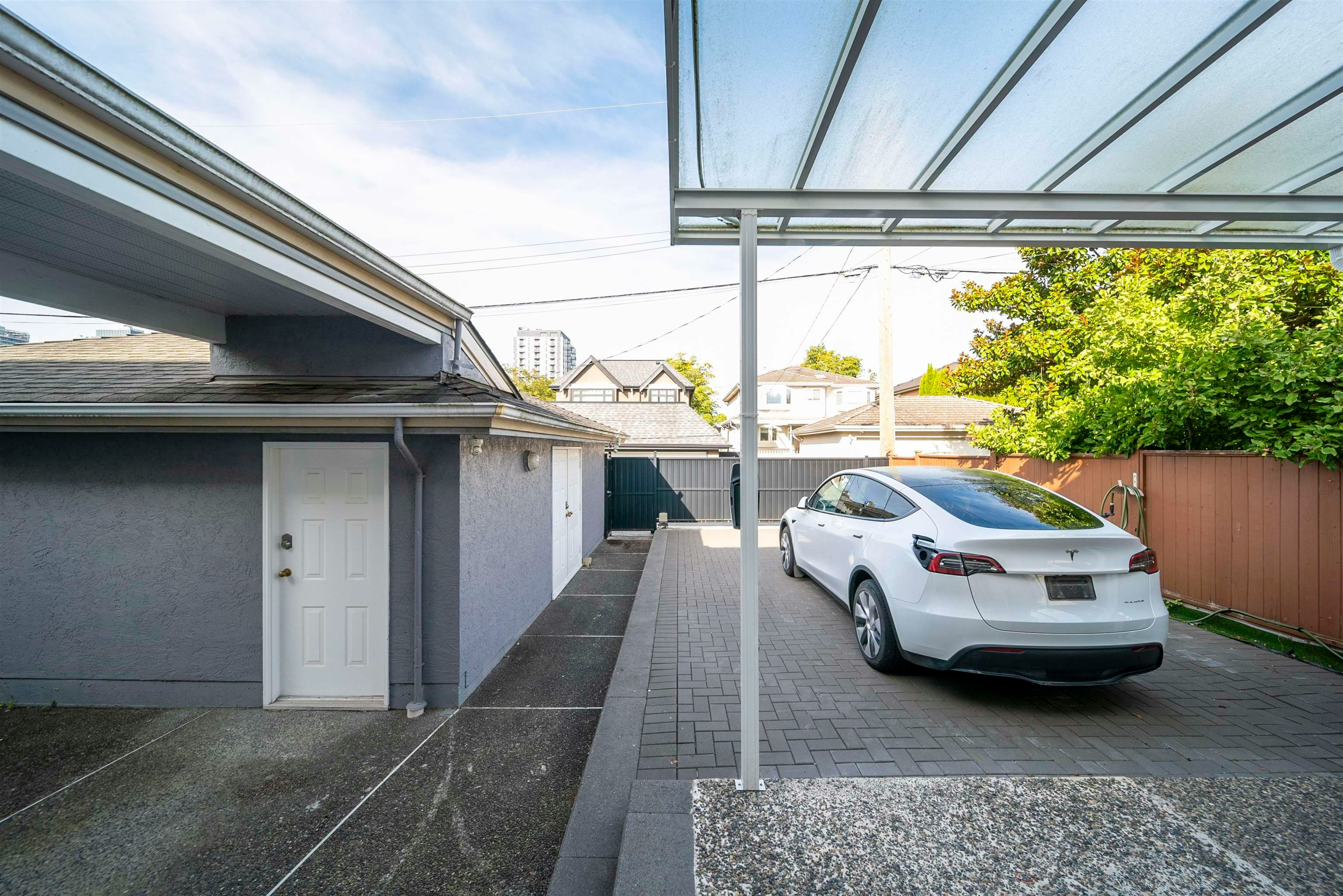5483 Columbia Street, Vancouver, BC, V5Y 3H4 - 7