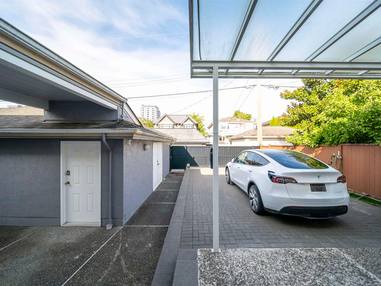 5483 Columbia Street, Vancouver, BC, V5Y 3H4 - 7
