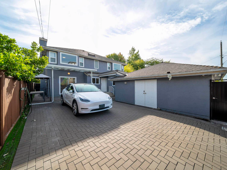 5483 Columbia Street, Vancouver, BC, V5Y 3H4 - 4