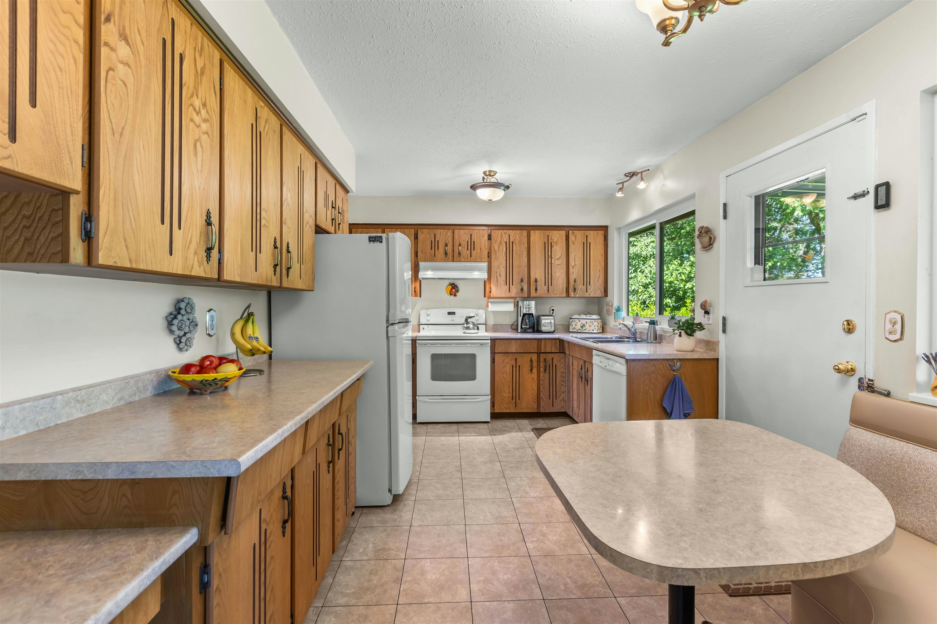 19949 51 Avenue, Langley, BC, V3A 7P2 - 13