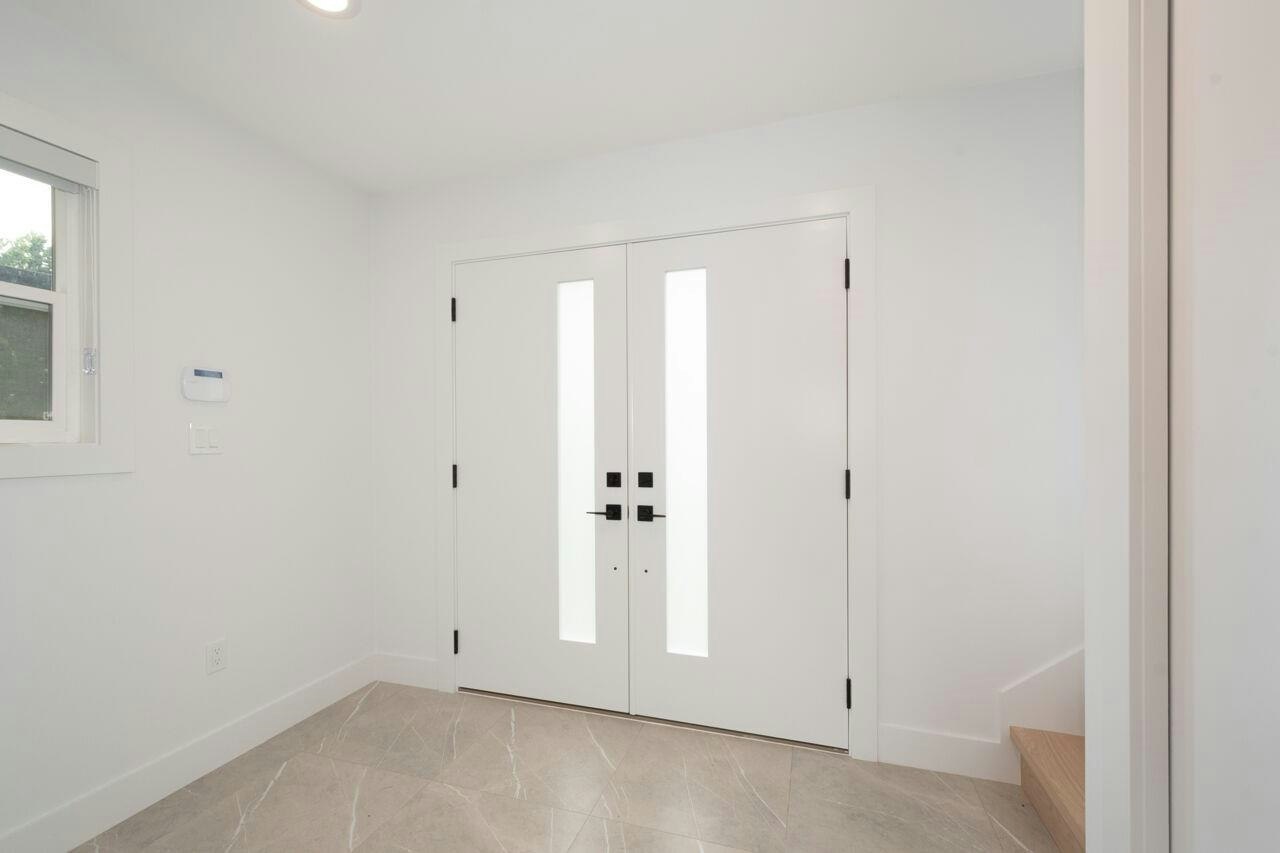 827 E 32nd Avenue, Vancouver, BC, V5V 2Y7 - 11