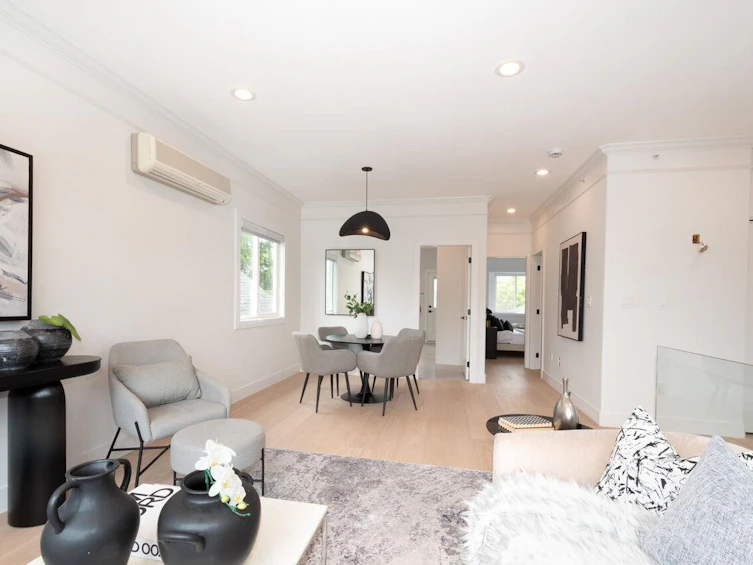 827 E 32nd Avenue, Vancouver, BC, V5V 2Y7 - 8