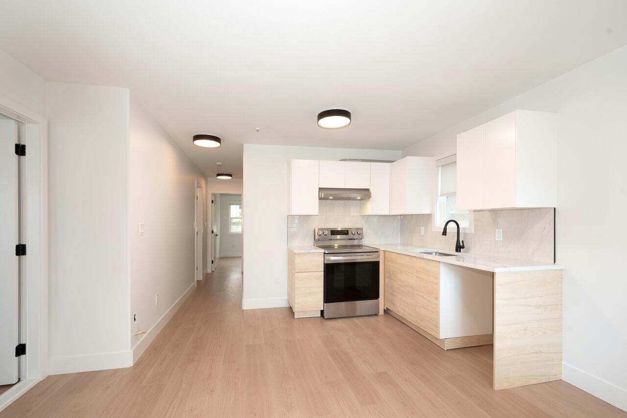 827 E 32nd Avenue, Vancouver, BC, V5V 2Y7 - 32