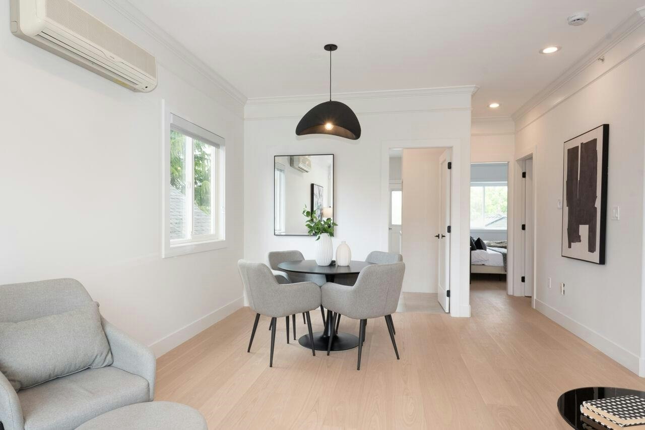 827 E 32nd Avenue, Vancouver, BC, V5V 2Y7 - 9