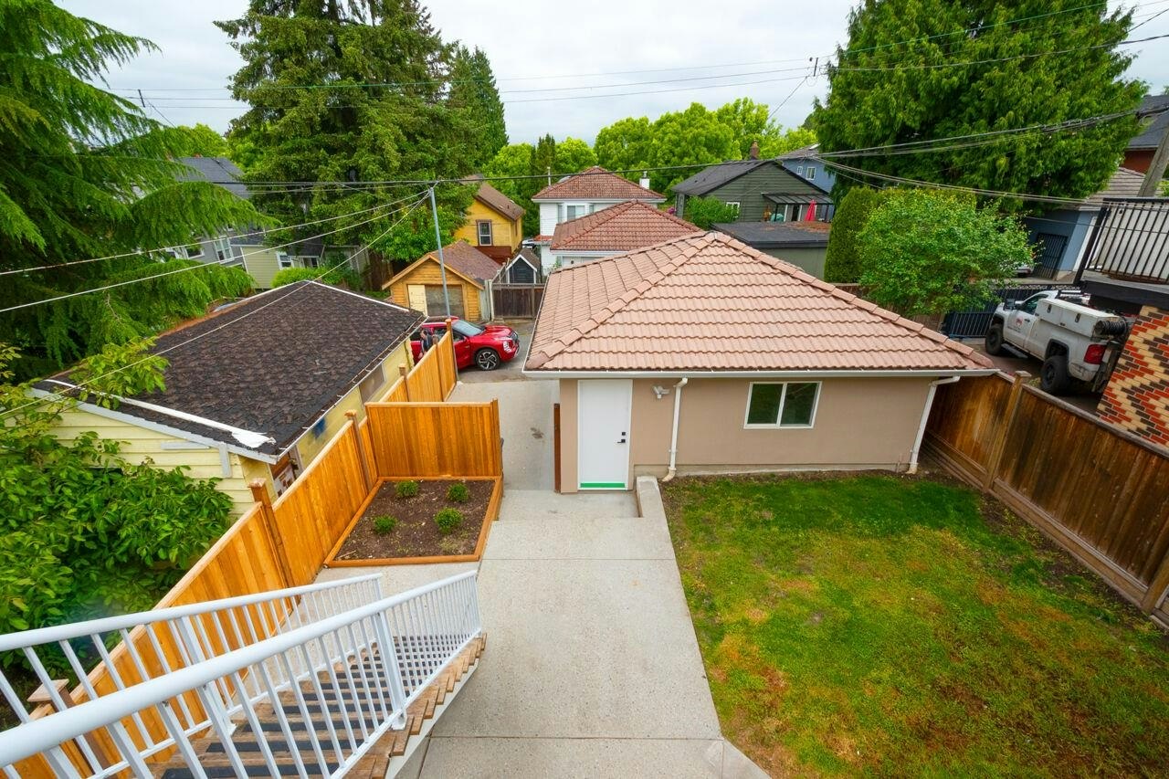 827 E 32nd Avenue, Vancouver, BC, V5V 2Y7 - 38