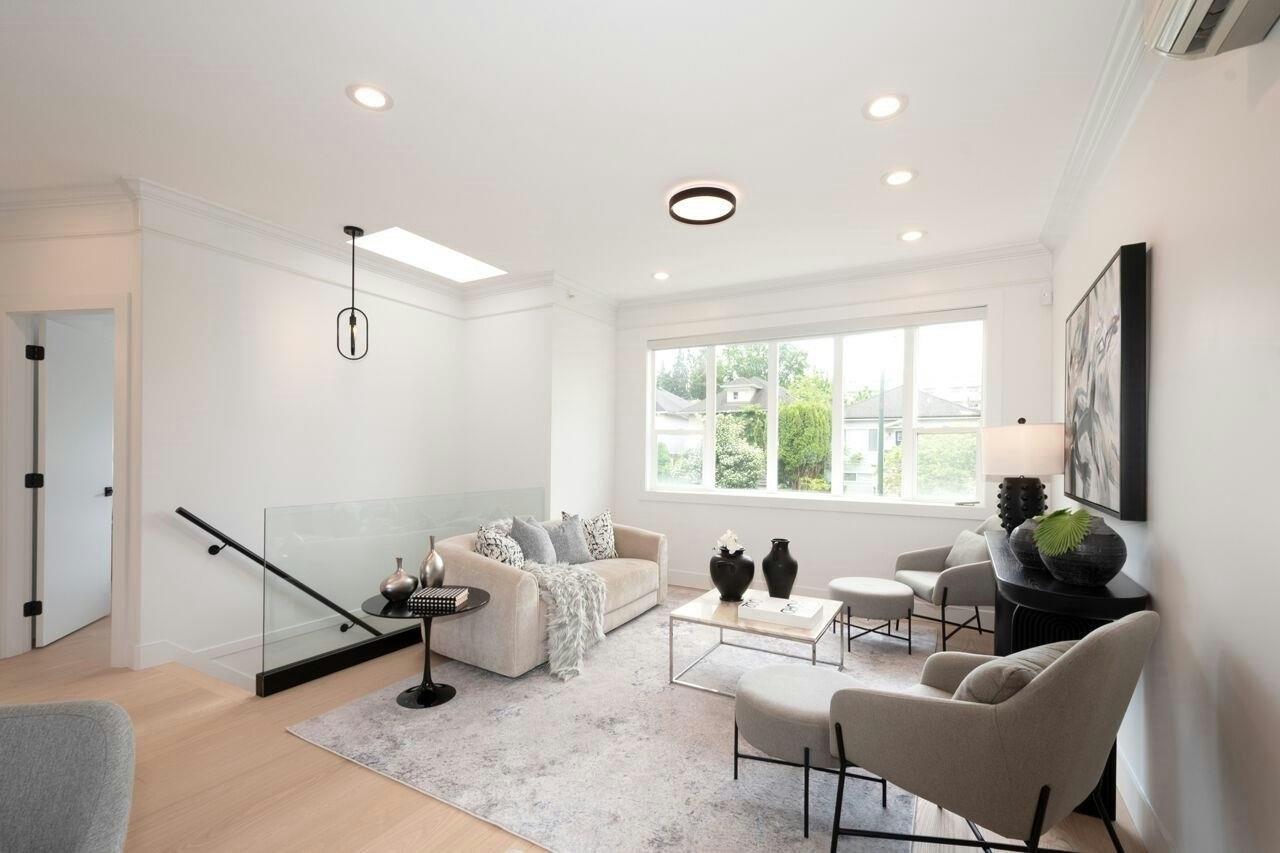 827 E 32nd Avenue, Vancouver, BC, V5V 2Y7 - 5