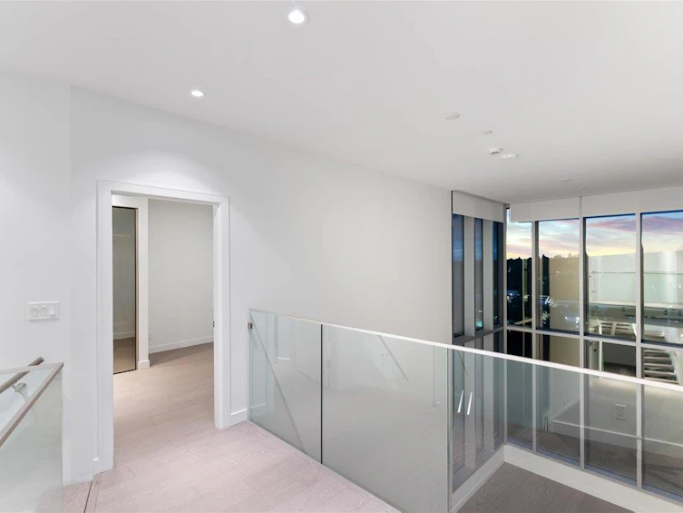 2406-1500 Fern Street, North Vancouver, BC, V7J 0E6 - 18