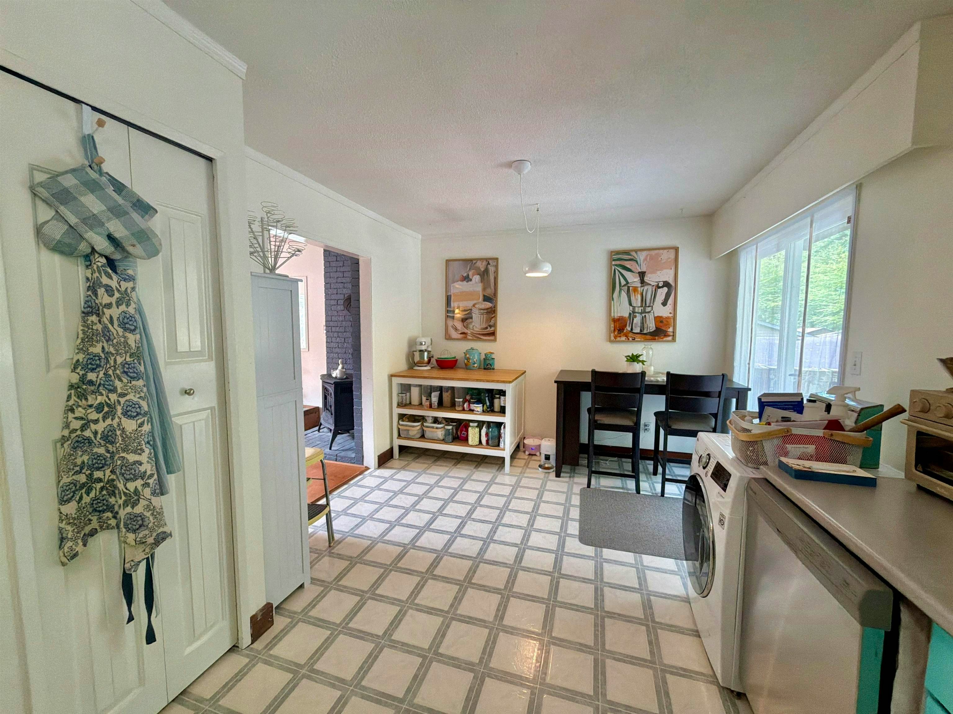 1044 Fircrest Road, Gibsons, BC, V0N 1V4 - 9