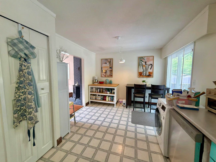 1044 Fircrest Road, Gibsons, BC, V0N 1V4 - 9