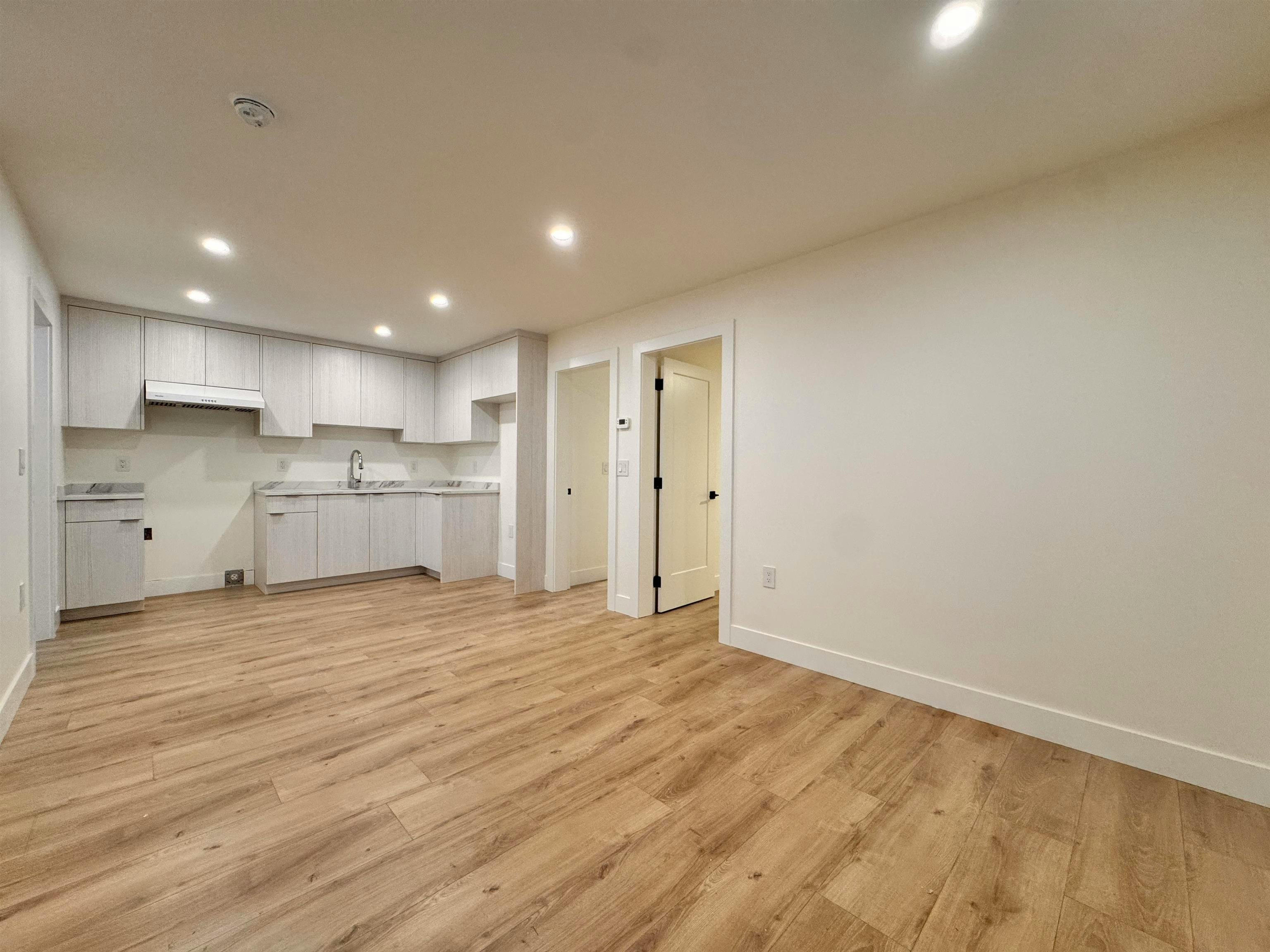 B2-8633 12 Avenue, Burnaby, BC, V3N 2M1 - 5