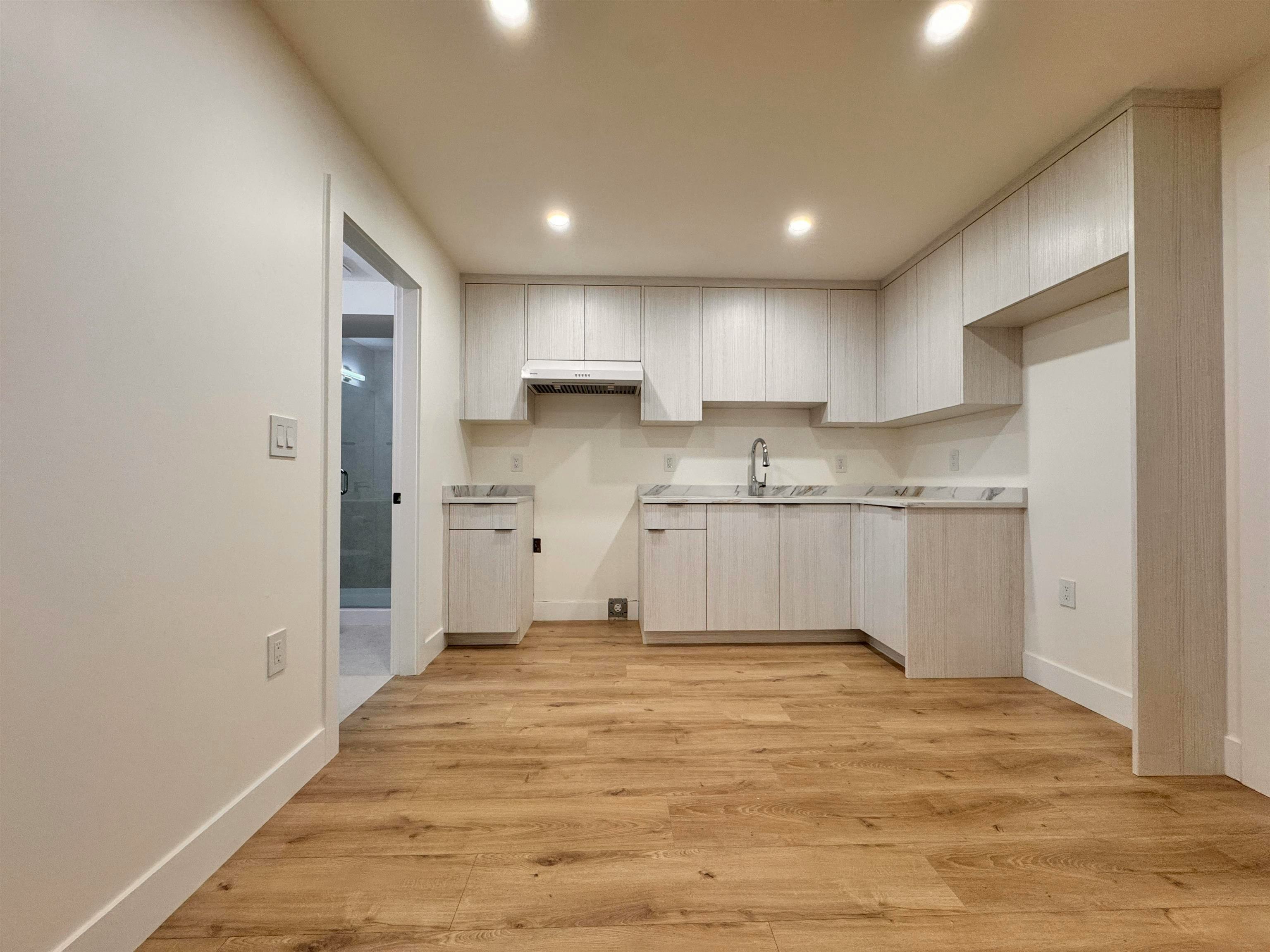 B2-8633 12 Avenue, Burnaby, BC, V3N 2M1 - 6