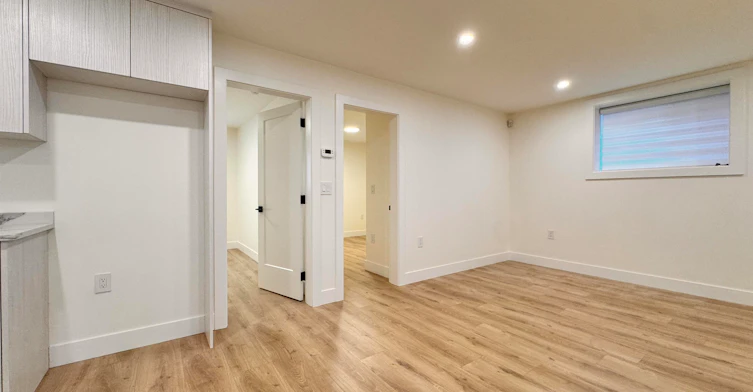 B2-8633 12 Avenue, Burnaby, BC, V3N 2M1 - 9