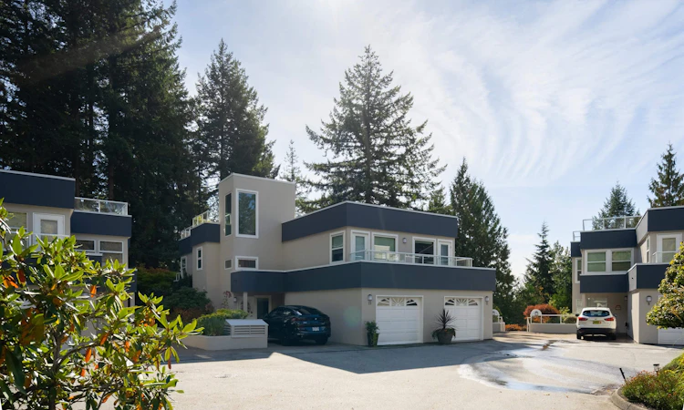 11-2425 Edgemont Boulevard