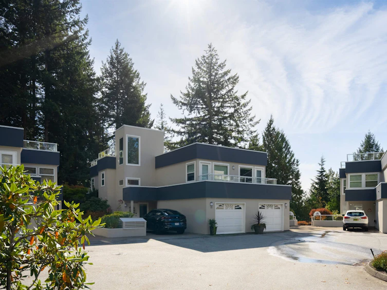 11-2425 Edgemont Boulevard, North Vancouver, BC, V7P 2L2