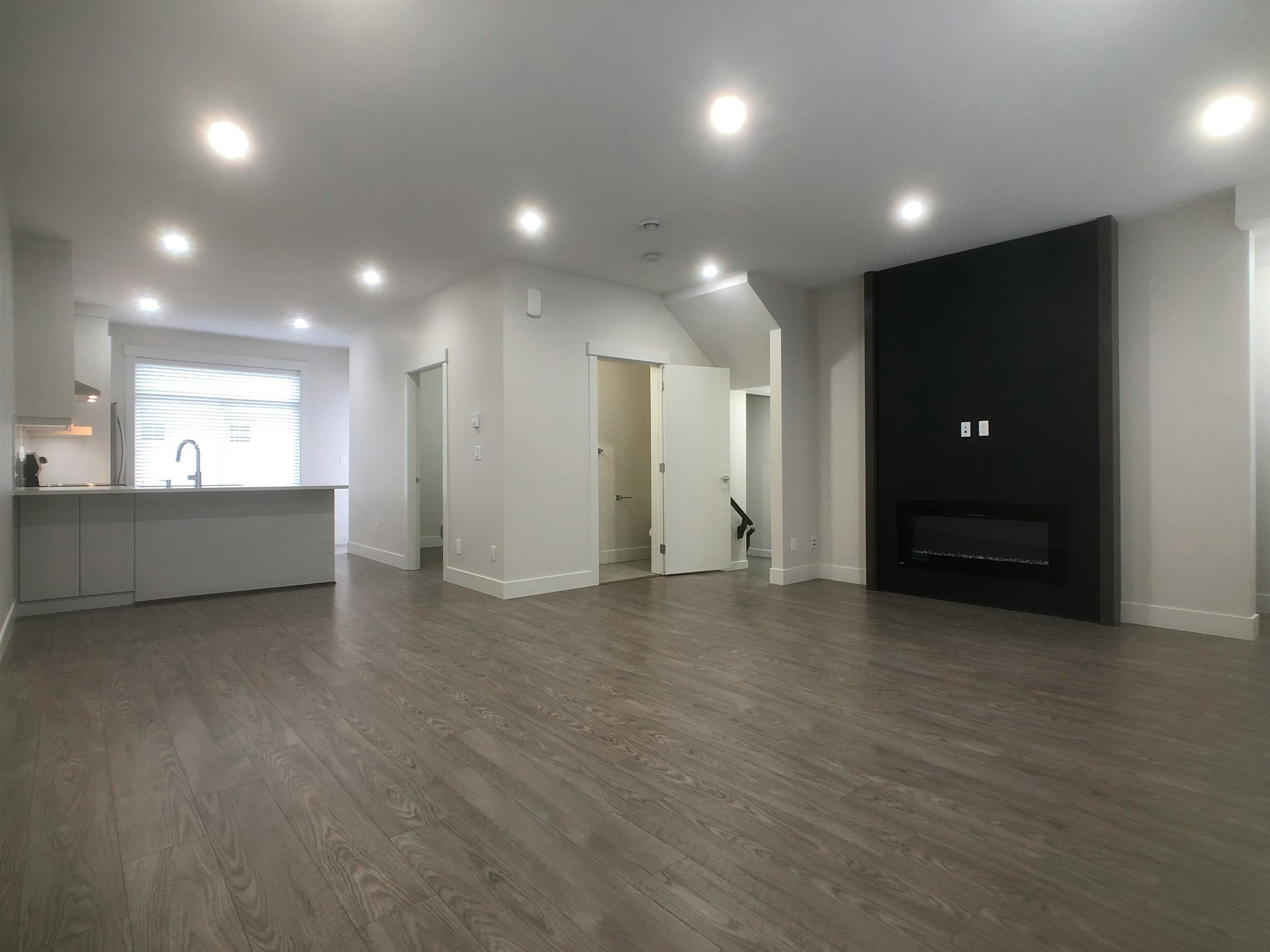 57-11267 133 Street, Surrey, BC, V3R 0E3 - 2