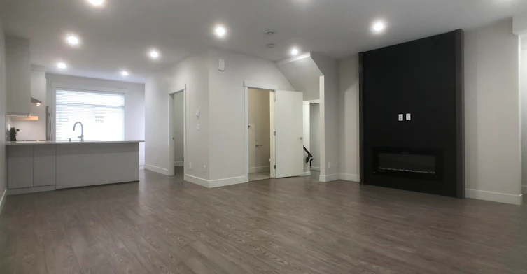 57-11267 133 Street, Surrey, BC, V3R 0E3 - 2