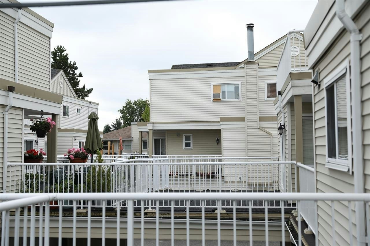 10077 156 Street, Surrey, BC, V3R 4L6 - 4