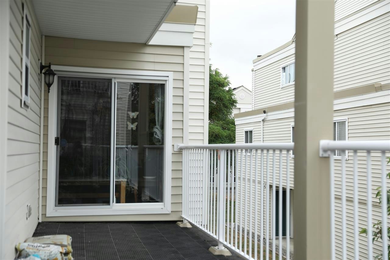 10077 156 Street, Surrey, BC, V3R 4L6 - 10