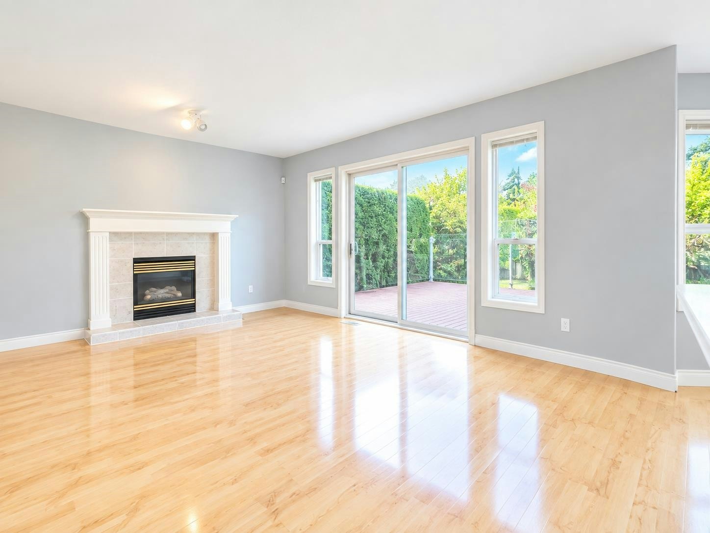 216xx 45 Avenue, Langley, BC, V3A 8E5 - 3